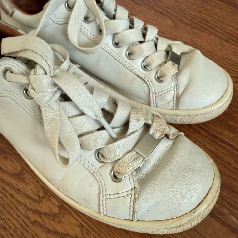 UGG Milo White Leather Lace Up Low Top Sneakers with Silver Heel Tab - Picture 8 of 8